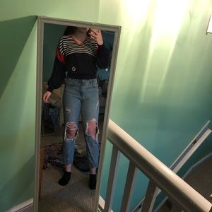 V-neck long sleeve shirt